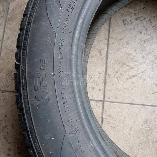 Nokian 215/55 R17 Zimska