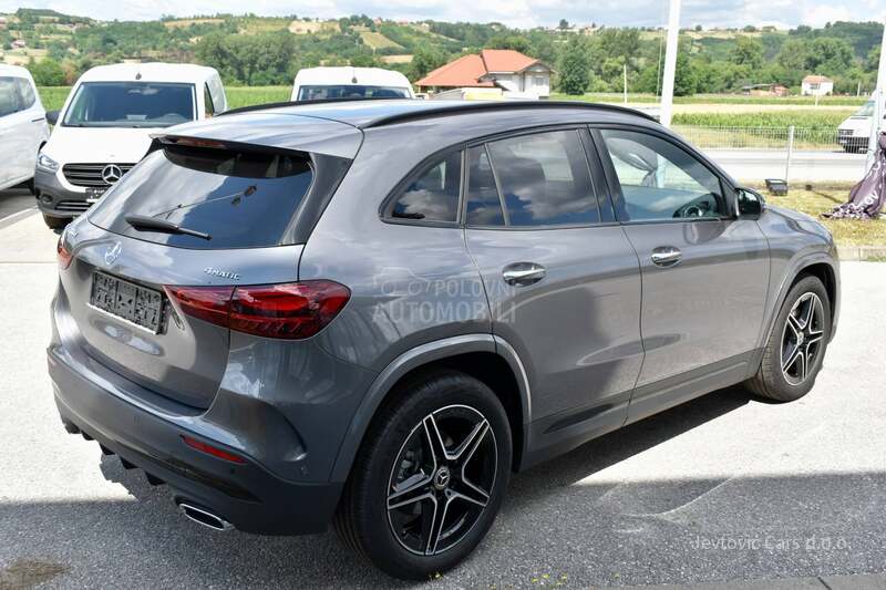 Mercedes Benz GLA 200 AMG