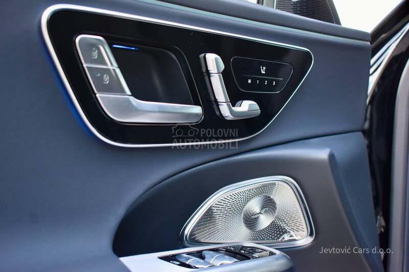 Mercedes Benz E 220 AMG