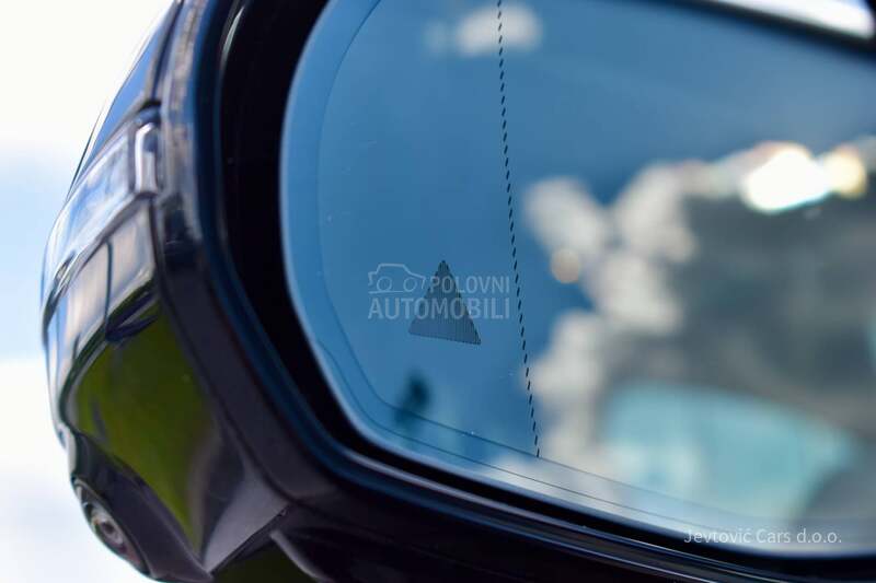 Mercedes Benz E 220 AMG