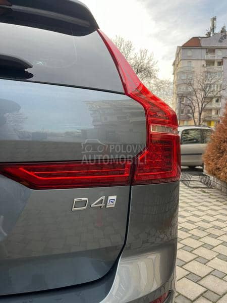 Volvo XC60 2.0 D4 R-DESIGN AUTO