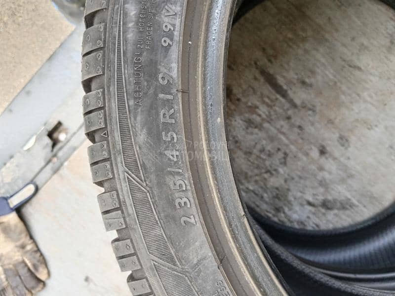 Dunlop 235/45 R19 Sve sezone