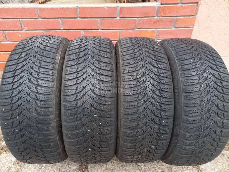 Kumho 185/55 R15 Zimska