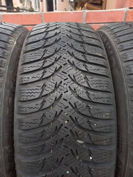 Kumho 185/55 R15 Zimska