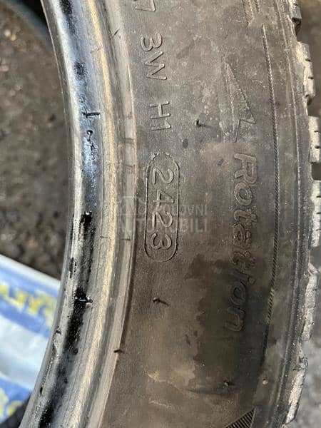 Hankook 245/45 R19 Zimska