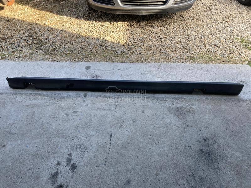 sajtna plasticna desna