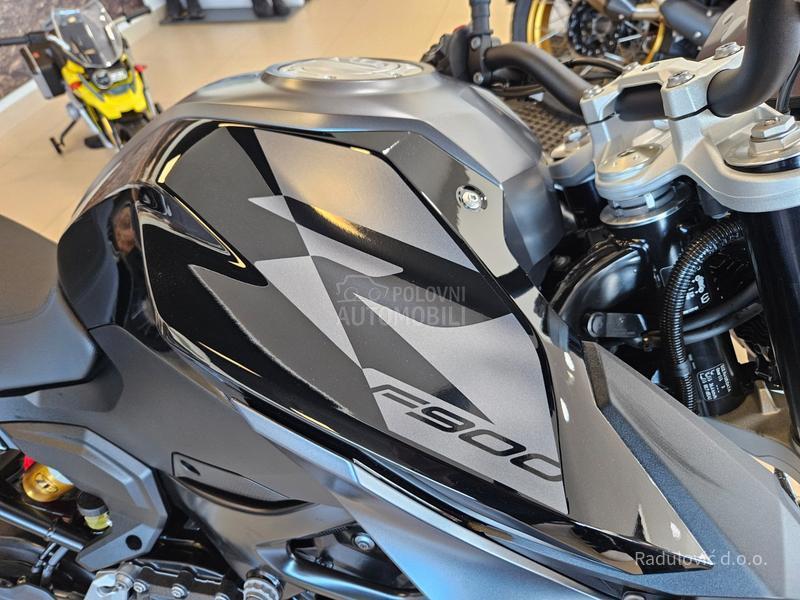 BMW F 900 R Triple Black