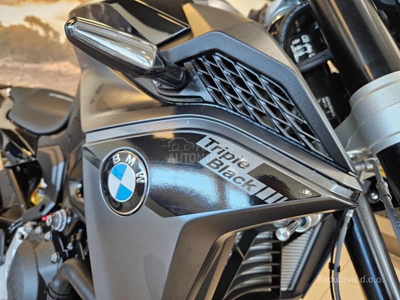 BMW F 900 R Triple Black