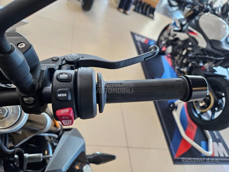 BMW F 900 R Triple Black