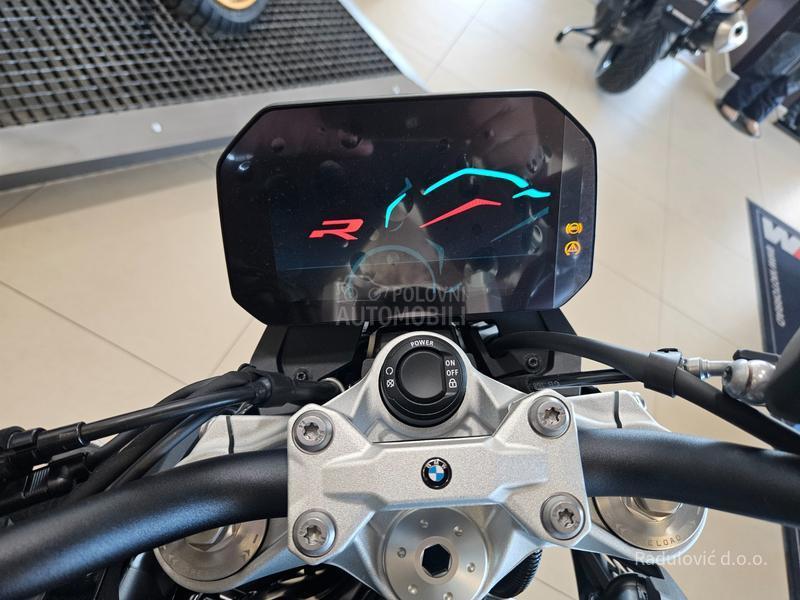 BMW F 900 R Triple Black