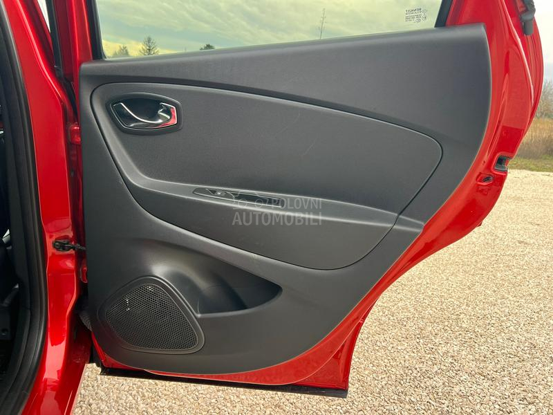 Renault Captur 0.9Tce/HELLY HANSEN