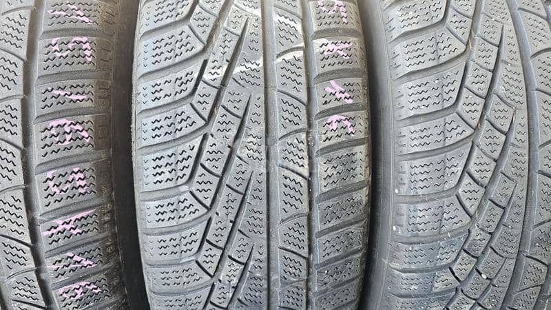 Pirelli 215/65 R16 Zimska