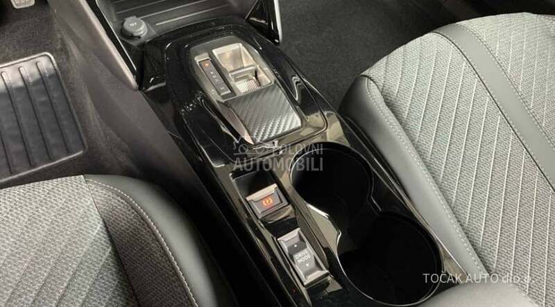 Peugeot 2008 Allure 1.2 E 130