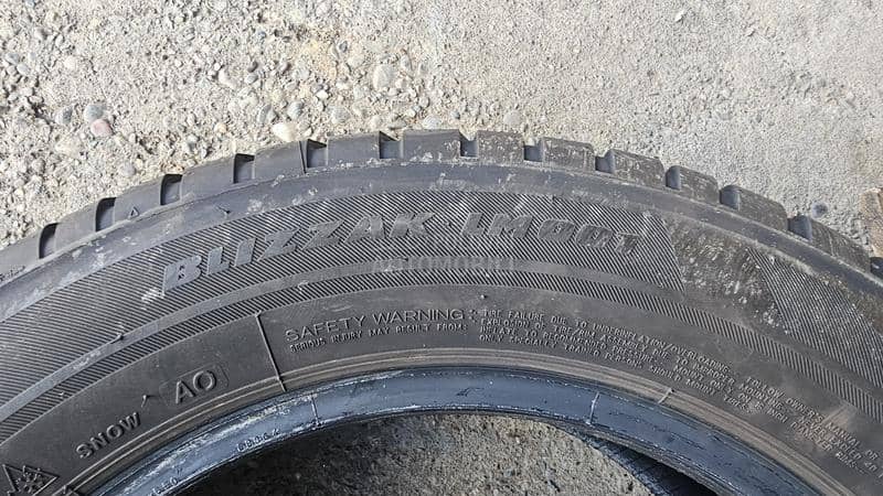 Bridgestone 205/60 R16 Zimska