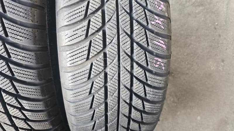 Bridgestone 205/60 R16 Zimska