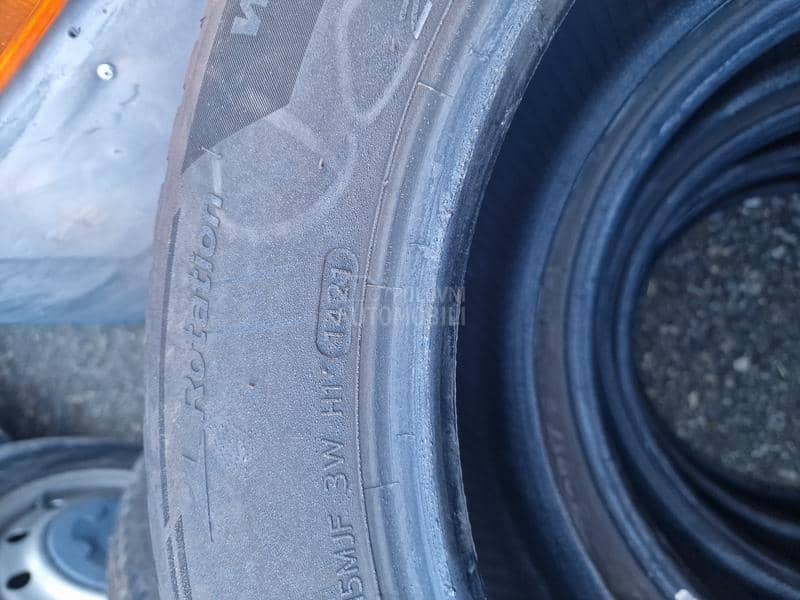 Hankook 225/60 R17 Zimska