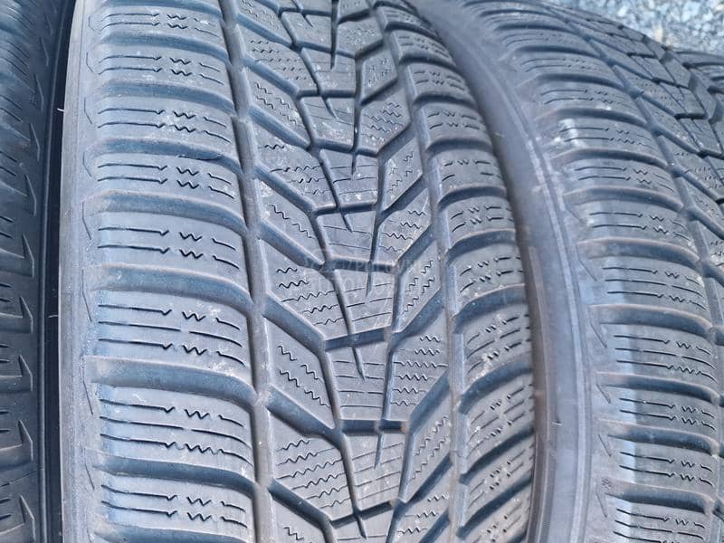 Hankook 225/60 R17 Zimska