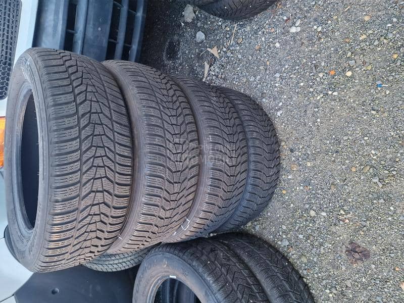 Hankook 225/60 R17 Zimska