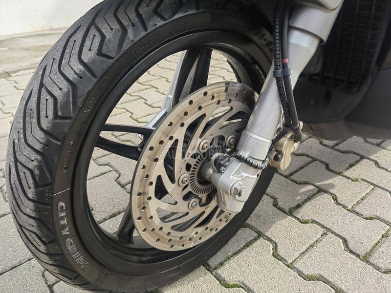 Piaggio Beverly 350ie ST