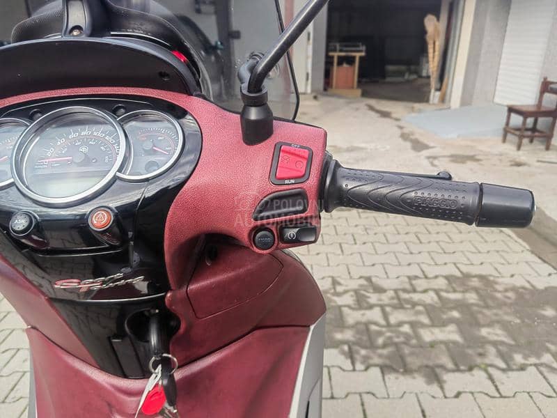 Piaggio Beverly 350ie ST