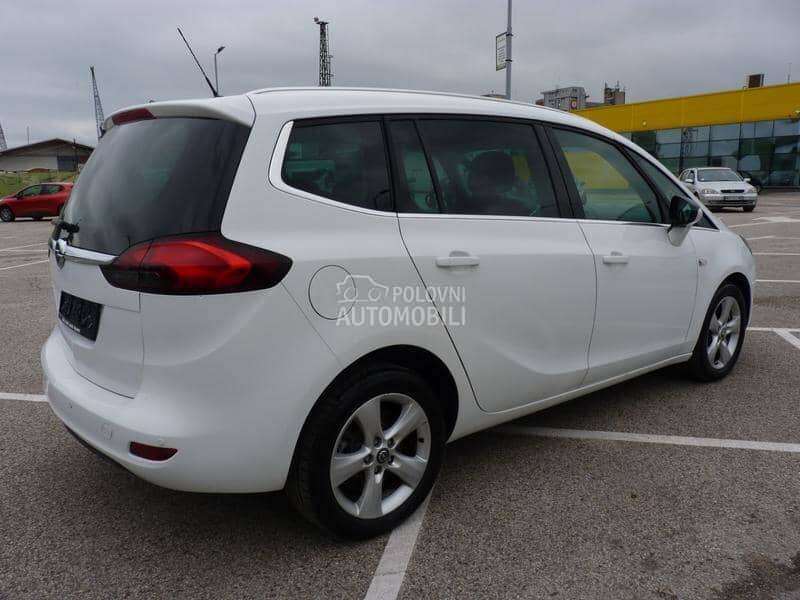 Opel Zafira 2004 - 2016. god. -  kompletan auto u delovima