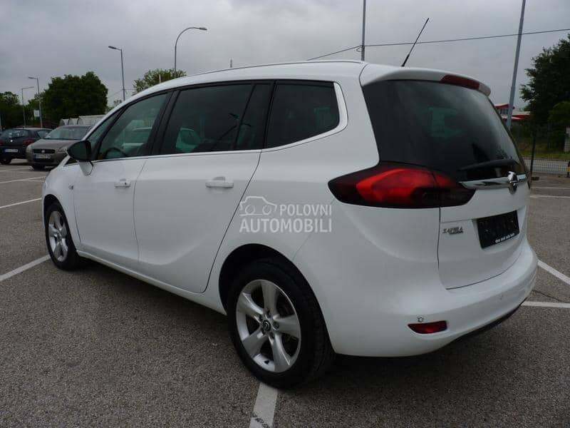 Opel Zafira 2004 - 2016. god. -  kompletan auto u delovima