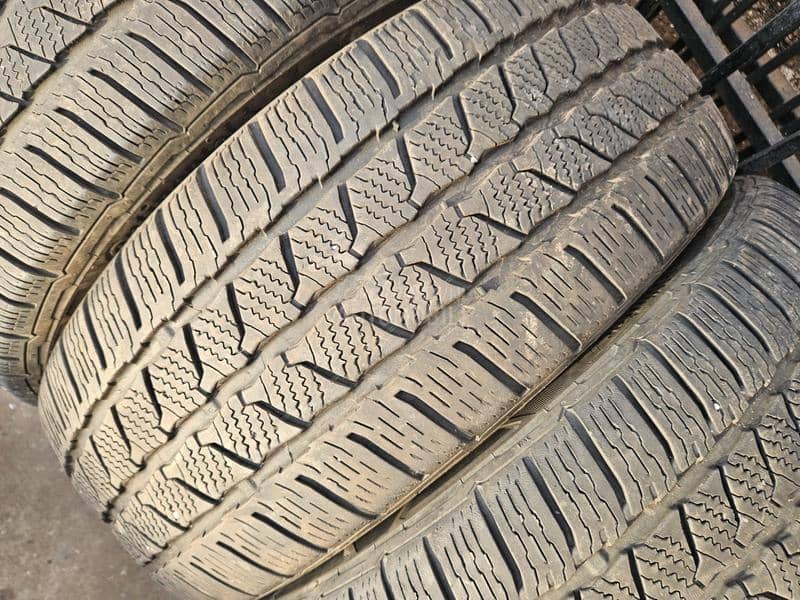 Continental 225/55 R17 Sve sezone
