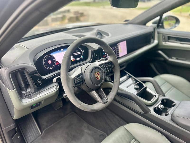 Porsche Cayenne FACE COUPE E-Hybrid