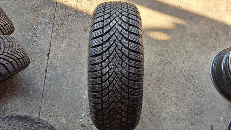 Bridgestone 205/60 R16 Zimska