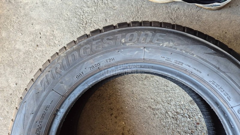 Bridgestone 205/60 R16 Zimska