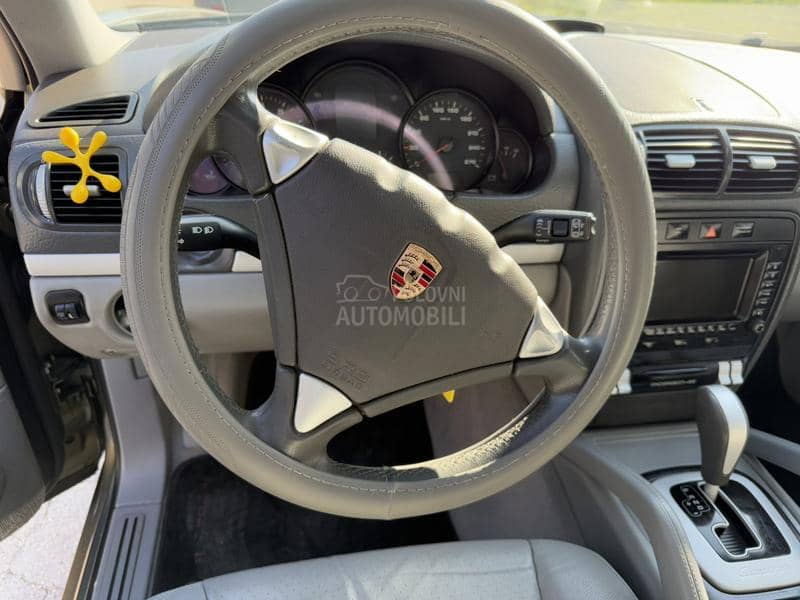 Porsche Cayenne 3.6