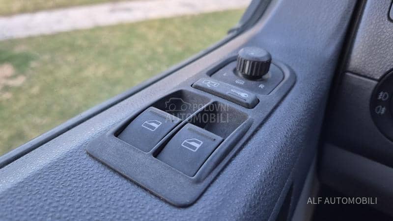 Volkswagen Transporter T5 1.9 TDI