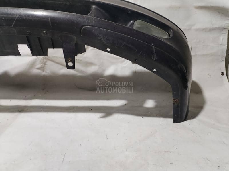 Prednji branik sa maglenkama