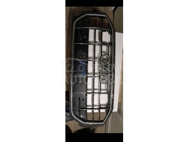 centralna maska gril za Audi Q8 od 2019. do 2023. god.