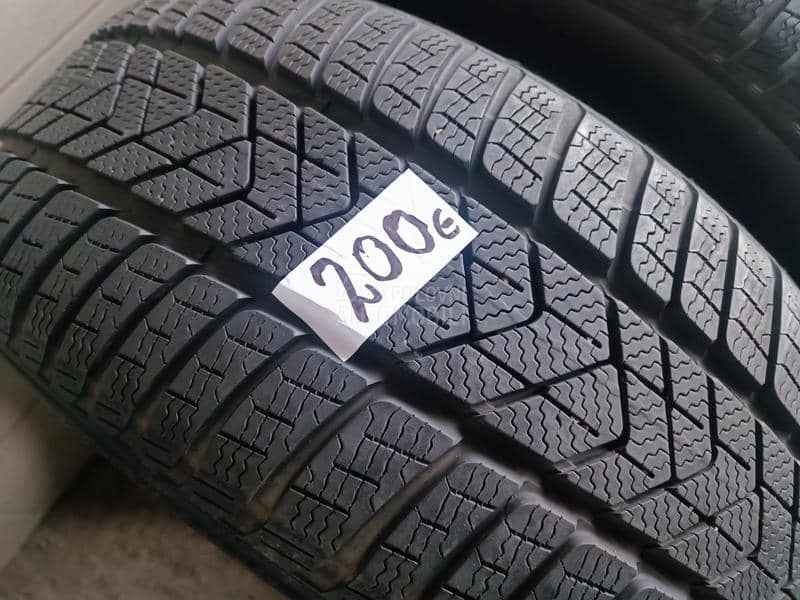 Pirelli 235/50 R19 Zimska