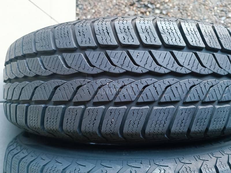 Uniroyal 175/65 R15 Zimska