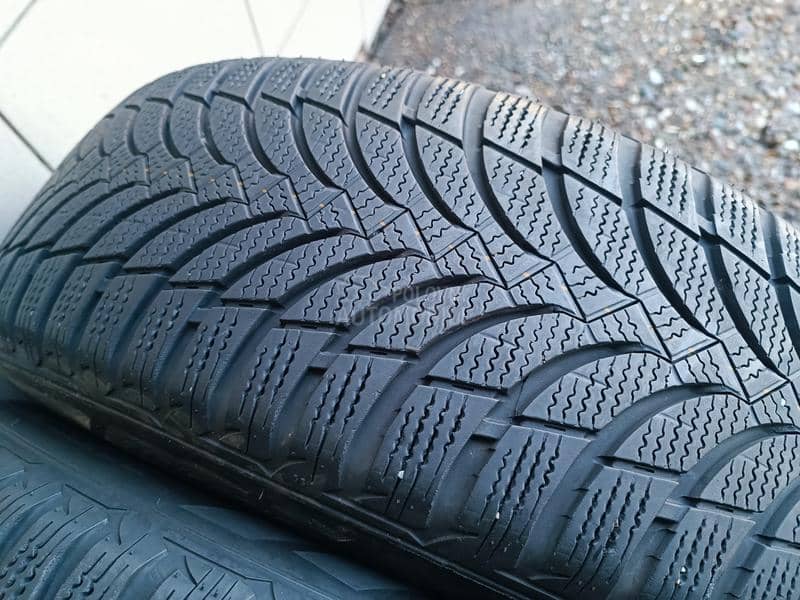 Nexen 215/65 R16 Zimska
