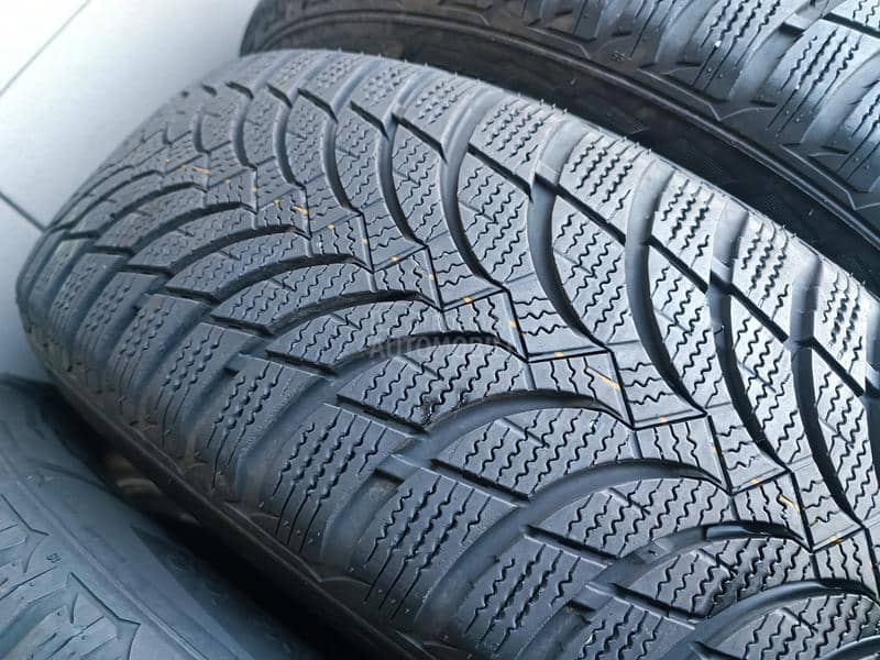 Nexen 215/65 R16 Zimska