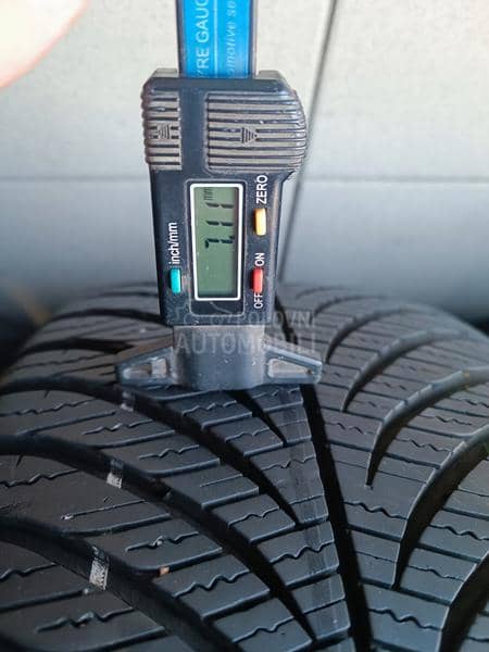 Goodyear 215/55 R17 Sve sezone