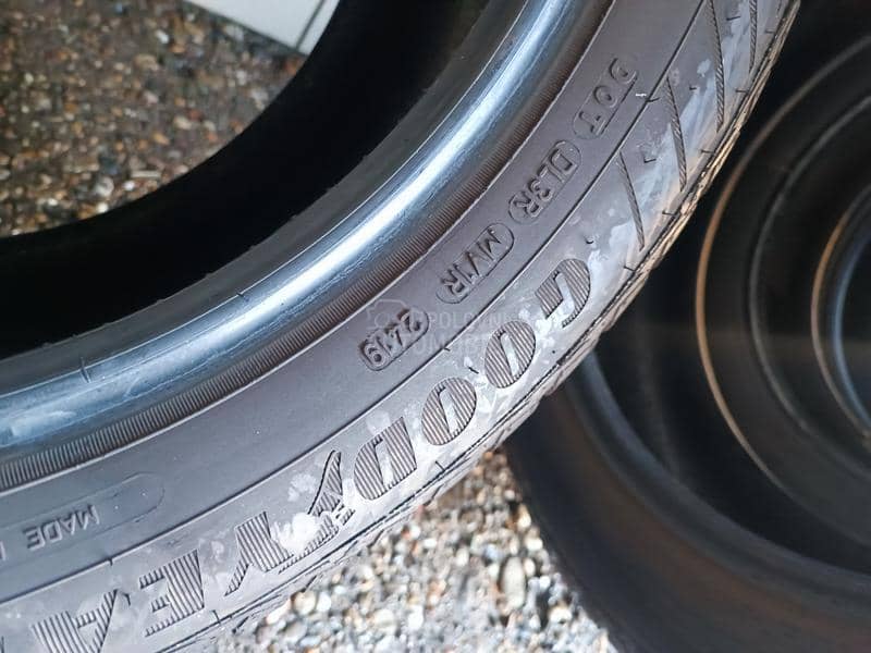 Goodyear 215/55 R17 Sve sezone