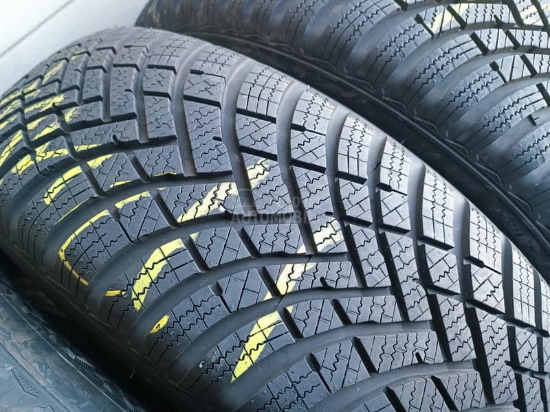 Hankook 215/70 R16 Zimska