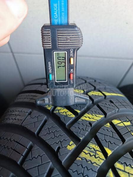 Hankook 215/70 R16 Zimska