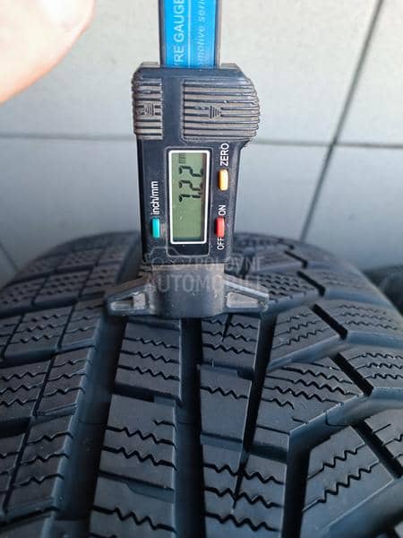 Hankook 215/60 R16 Zimska