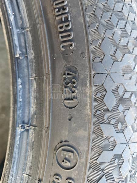 Continental 215/55 R17 Zimska