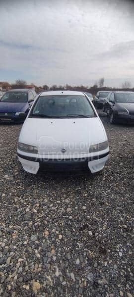 Fiat Punto 2002. god. -  kompletan auto u delovima