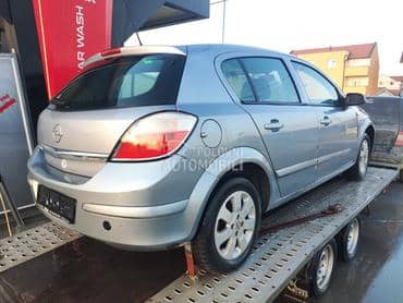 Opel Astra H -  kompletan auto u delovima
