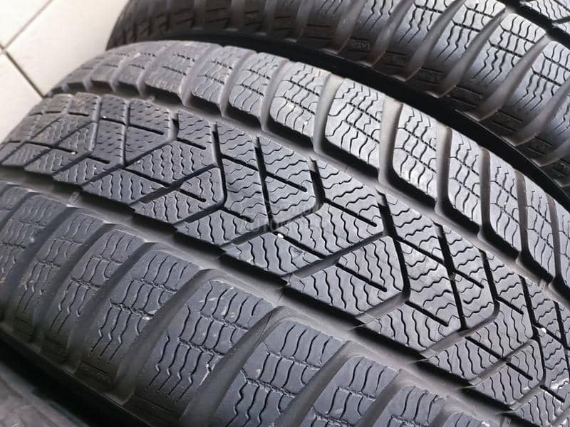 Pirelli 225/45 R18 Zimska