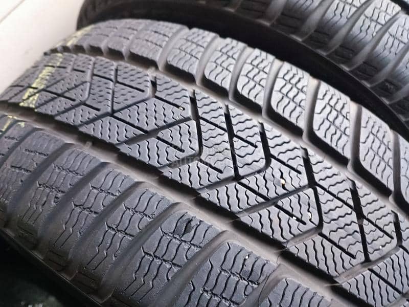 Pirelli 225/45 R18 Zimska