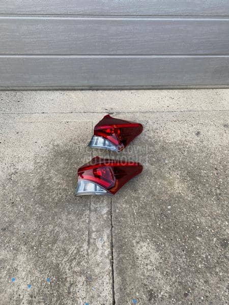 Zadnja Desna Stop Lampa II e18