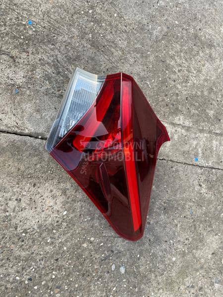 Zadnja Desna Stop Lampa II e18